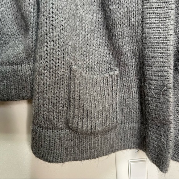 Le Chateau Grey Wool Cropped Cardigan Size XL Neutral Monochrome - Picture 3 of 8